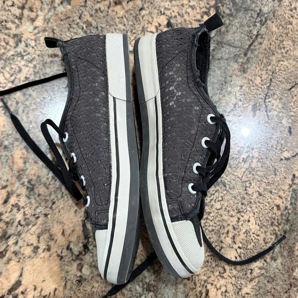 Keen stylish sneakers
